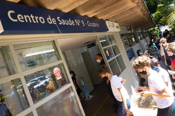 A aplicação dos imunizantes ocorre em locais específicos. Saiba quais são os pontos de vacinação em cada região administrativa. Foto: Igo Estrela/Metrópoles