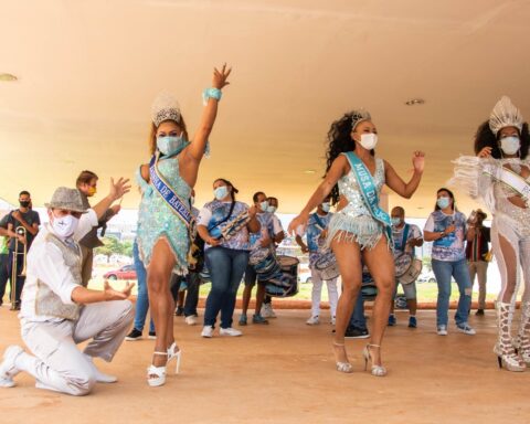 Liga Carnavalesca dos Trios, Bandas e Blocos Tradicionais e da União das Escolas de Samba do DF comandam a folia. Foto: Marina Gadelha/Secec