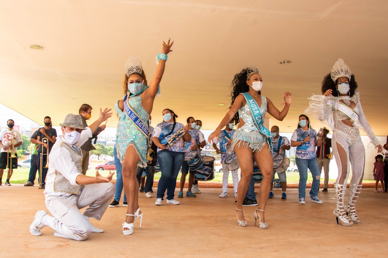 Liga Carnavalesca dos Trios, Bandas e Blocos Tradicionais e da União das Escolas de Samba do DF comandam a folia. Foto: Marina Gadelha/Secec