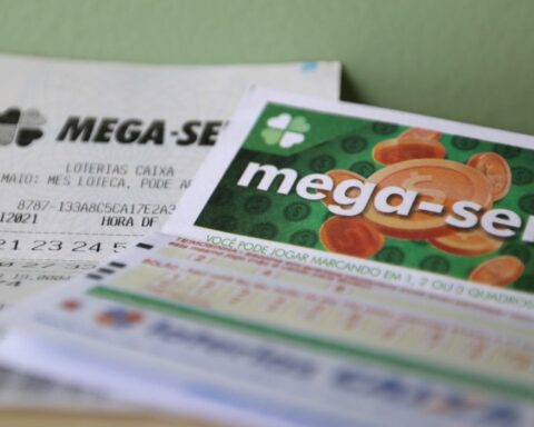 Mega-Sena: Foram sorteadas as seguintes dezenas: 28 - 34 - 40 - 41 - 52 - 55. Foto: Tânia Rêgo/Agência Brasil