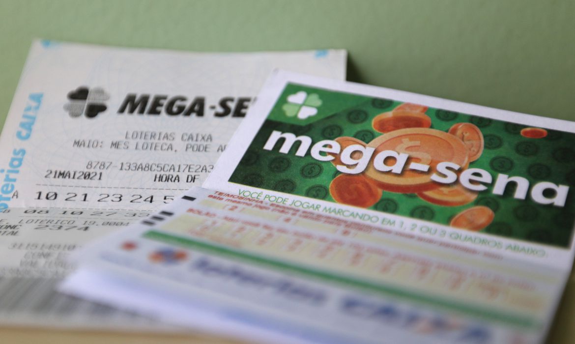 Mega-Sena: Foram sorteadas as seguintes dezenas: 28 - 34 - 40 - 41 - 52 - 55. Foto: Tânia Rêgo/Agência Brasil