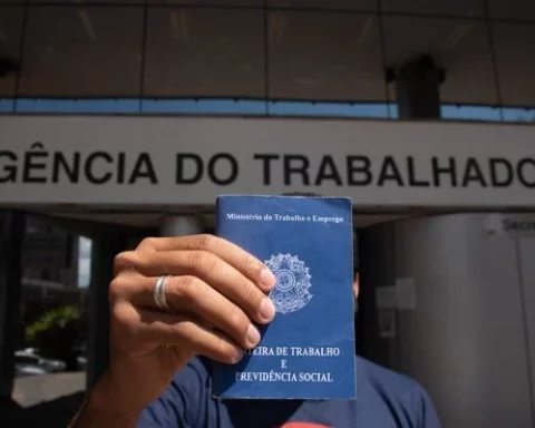 Nove vagas são exclusivas para pessoas com deficiência. Os salários podem chegar a R$ 2,5 mil, mais benefícios. Foto: Hugo Barreto/Metrópoles