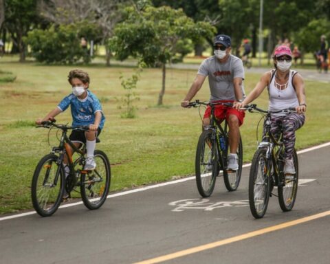 Máscara: Flexibilização ocorre em meio à queda na taxa de transmissão da covid-19 no DF e do avanço da vacinação. Foto: Breno Esaki/Arquivo Agência Saúde.