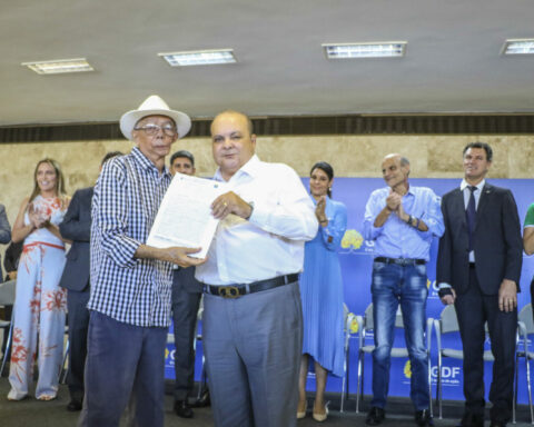 Regularização amplia capacidade de entrega de contratos de concessão de uso a igrejas, cooperativas, escolas e associações. Foto: Renato Alves/Agência Brasília