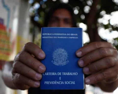 São duas vagas com salário de R$ 5 mil; outras 125 chances de entrar no mercado de trabalho são oferecidas. Foto: Vinícius Schmidt/Metrópoles