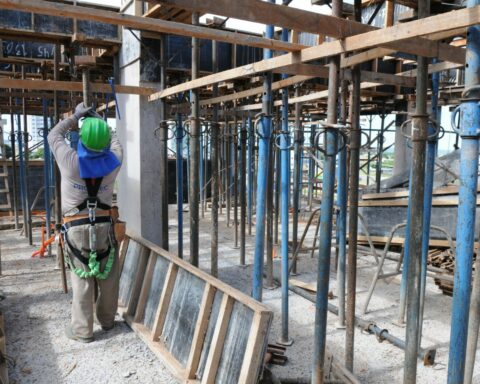 Oportunidades: Elas fazem parte de uma tabela com 142 vagas nas agências do trabalhador. Foto: Paulo H. Carvalho/Agência Brasília