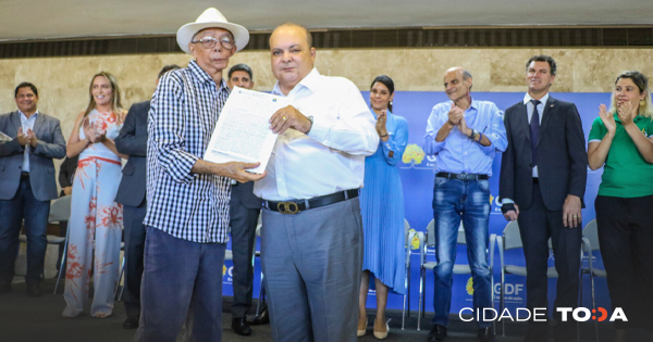 Regularização amplia capacidade de entrega de contratos de concessão de uso a igrejas, cooperativas, escolas e associações. Foto: Renato Alves/Agência Brasília