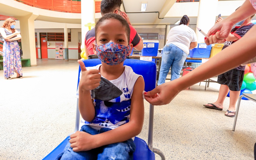 Vacina: Público-alvo serão as crianças de 5 a 11 anos, mas ação será aberta aos demais estudantes e à comunidade. Foto: Álvaro Henrique/SEE