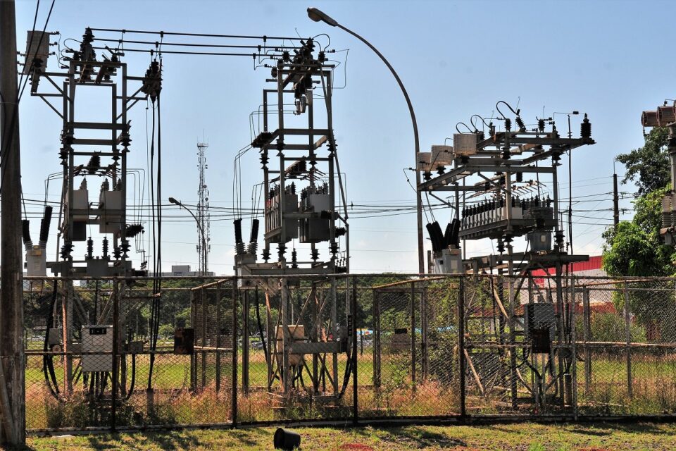 Desligamento da energia será para a realização de manutenção, obras de melhorias na rede e podas de árvores. Foto: Acácio Pinheiro/Agência Brasília