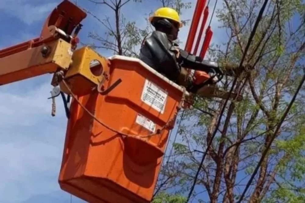 Interrupção no fornecimento de energia, a partir das 9h, será necessária para realização de serviços na rede elétrica. Foto: Ceb/ Divulgação