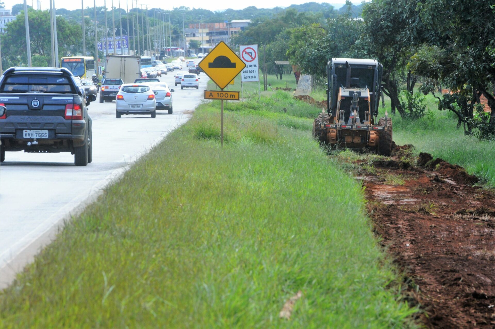 Objetivo das obras é diminuir número de acidentes no local e aumentar a fluidez do trânsito, frequentemente congestionado. Foto: Paulo H. Carvalho / Agência Brasília