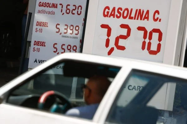 Gasolina: Especialistas explicam como o conflito entre Rússia e Ucrânia impacta na disparada do preço dos combustíveis no Brasil. Foto: Vinícius Schmidt/Metrópoles