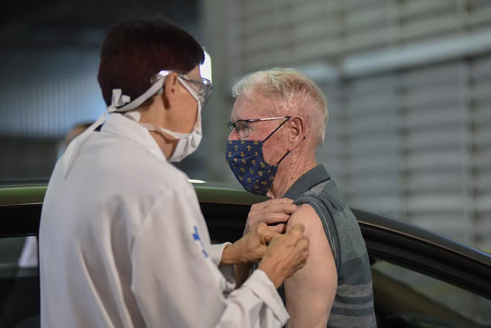 Idosos: Secretaria de Saúde aguarda a chegada de novas doses para iniciar aplicação e planeja campanha contra influenza. Foto: Prefeitura de Jundiaí/Divulgação