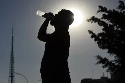 Sexta quente: Inmet registrou que máxima pode chegar a 31ºC, e umidade do ar entre 90% e 25%. Foto: Minervino Júnior/CB/D.A Press