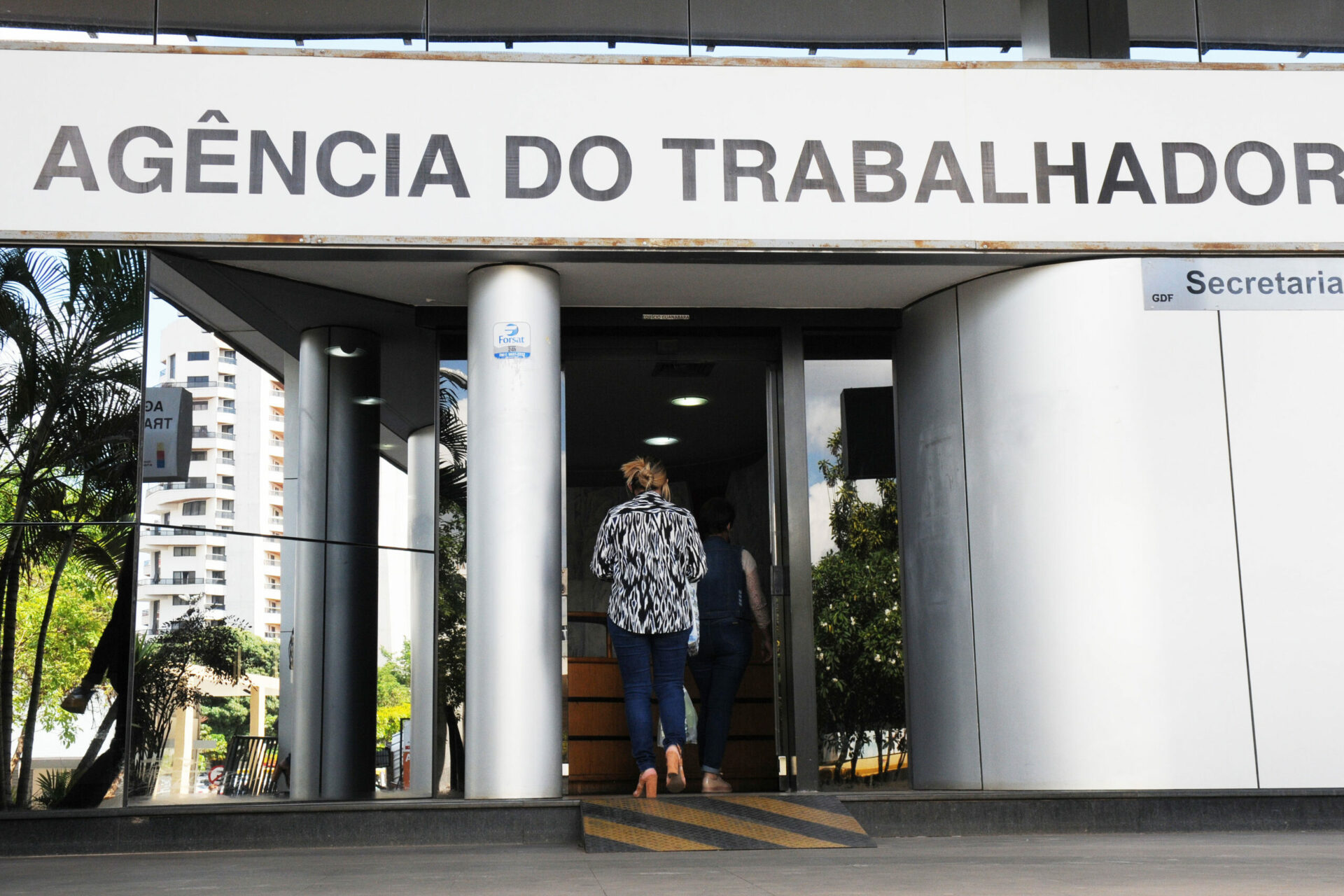 Vagas: O salário mais alto ofertado no dia é de R$ 4.500, destinado à função de gerente operacional. Foto: Paulo H Carvalho / Agência Brasília