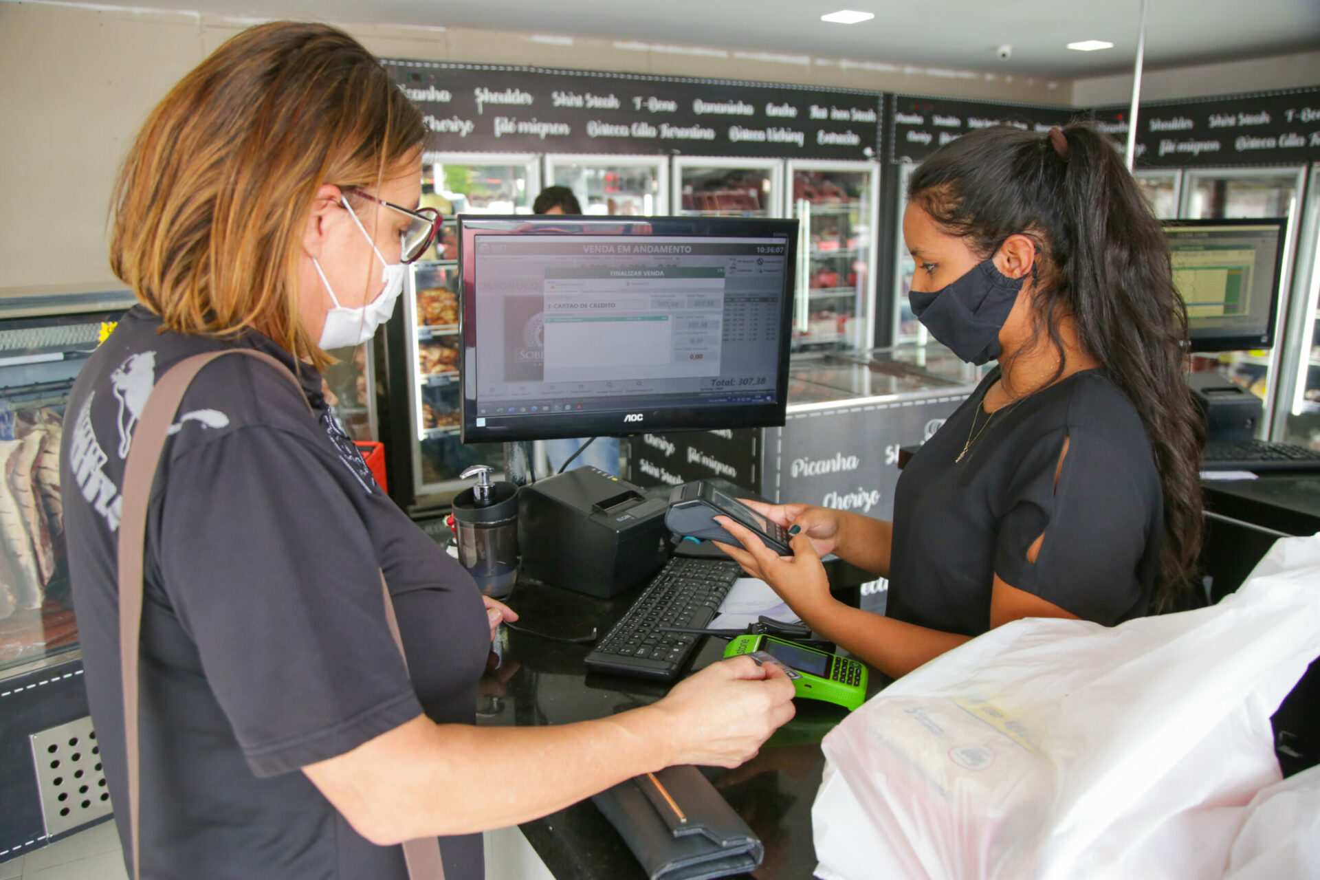 Entre as vagas ofertadas nas agências do trabalhador, operador de caixa é o que tem maior quantidade de chances. Foto: Tony Oliveira