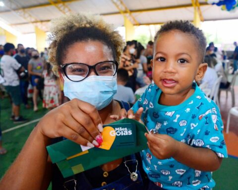 Seds entregará cartões do programa Mães de Goiás, kits do Aprendiz do Futuro em Quirinópolis. Foto: Secom