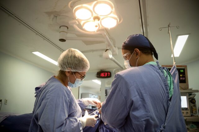 Profissionais atuarão em clínica médica da rede pública; somente neste ano, Secretaria de Saúde já chamou 306 médicos. Foto: Breno Esaki/Agência Saúde-DF