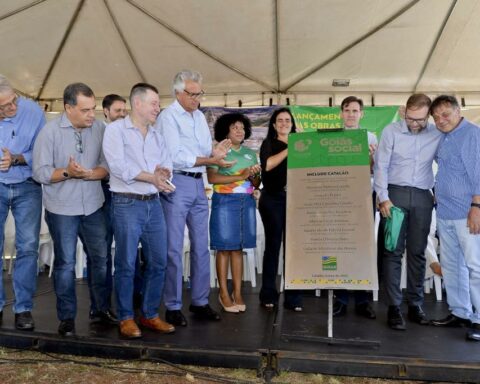 Governador Ronaldo Caiado inaugurou Laboratório Include no Colégio Estadual João Netto de Campos. Foto: Lucas Diener