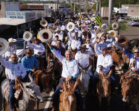 Governador Ronaldo Caiado durante o 14º Encontro Nacional de Muladeiros, em Iporá, quando foi lançado o Passaporte Equestre. Foto: Hegon Correa e Júnior Guimarães