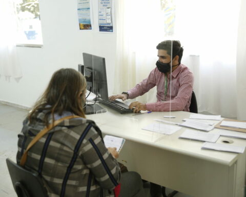 DF Social poderia abranger mais pessoas, mas 15 mil famílias contempladas não abriram conta para receber pagamento. Foto: Sedes