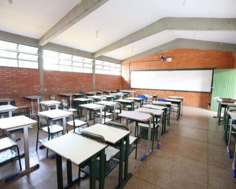 Encceja é direcionado a jovens e adultos que não concluíram seus estudos na idade apropriada para cada nível de ensino. Foto: Reprodução