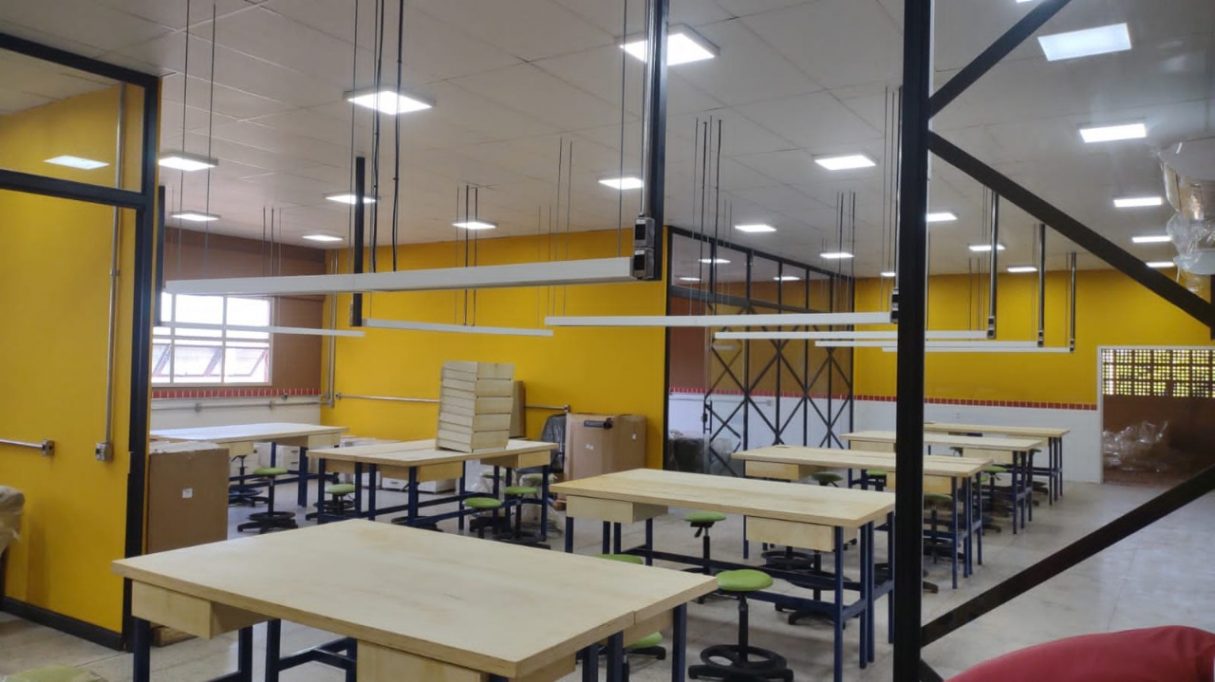 Na foto, novo laboratório da Escola do Futuro Luiz Rassi, em Aparecida de Goiânia. Foto: Sedi