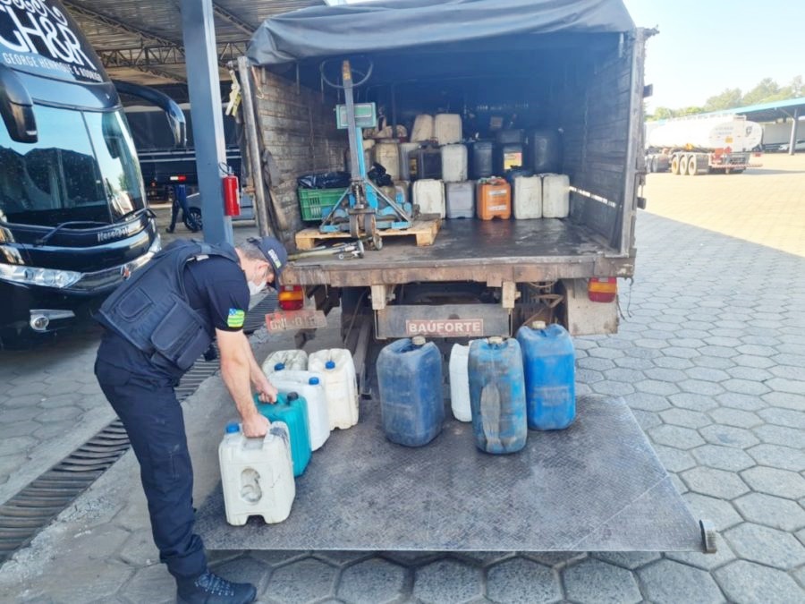 Operação Sangria: A polícia apreendeu ainda tanques, compartimentos, equipamentos e maquinários usados para armazenar, esconder e distribuir produtos. Foto: PC/SSP-GO