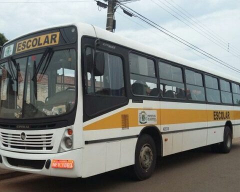 Crianças sem transporte escolar