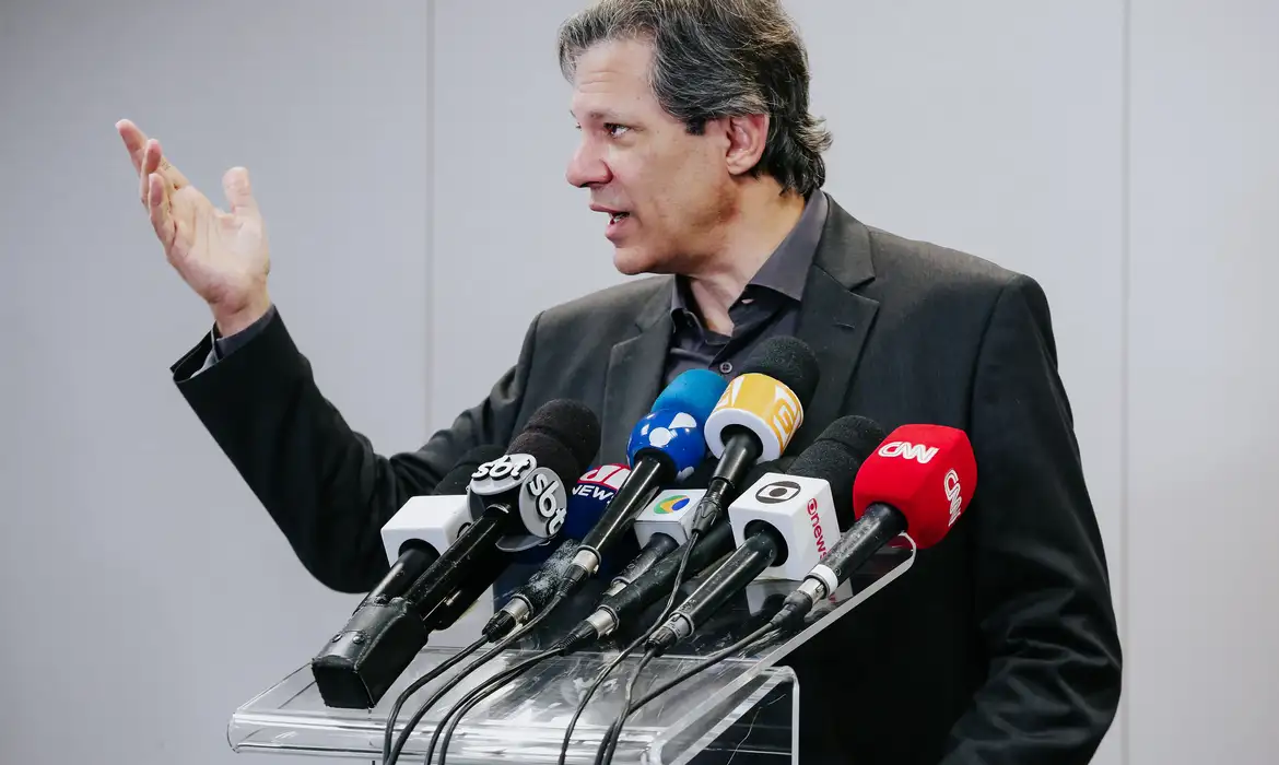 Fernando Haddad em coletiva sobre desoneração