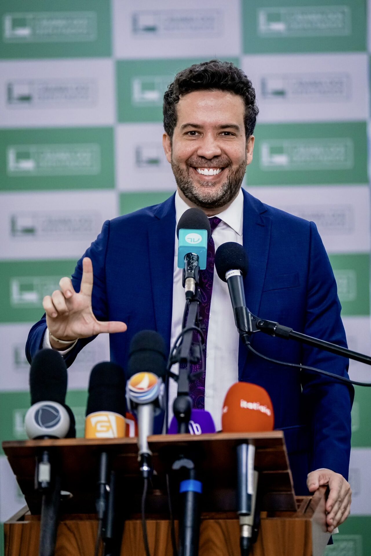 André Janones em coletiva na Câmara