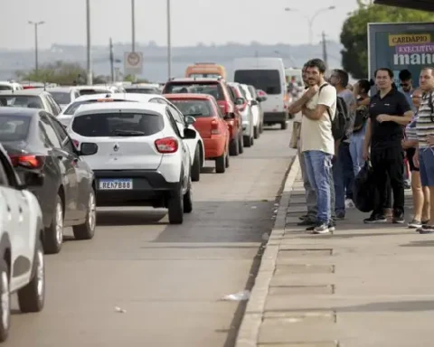 Rodoviários param no DF