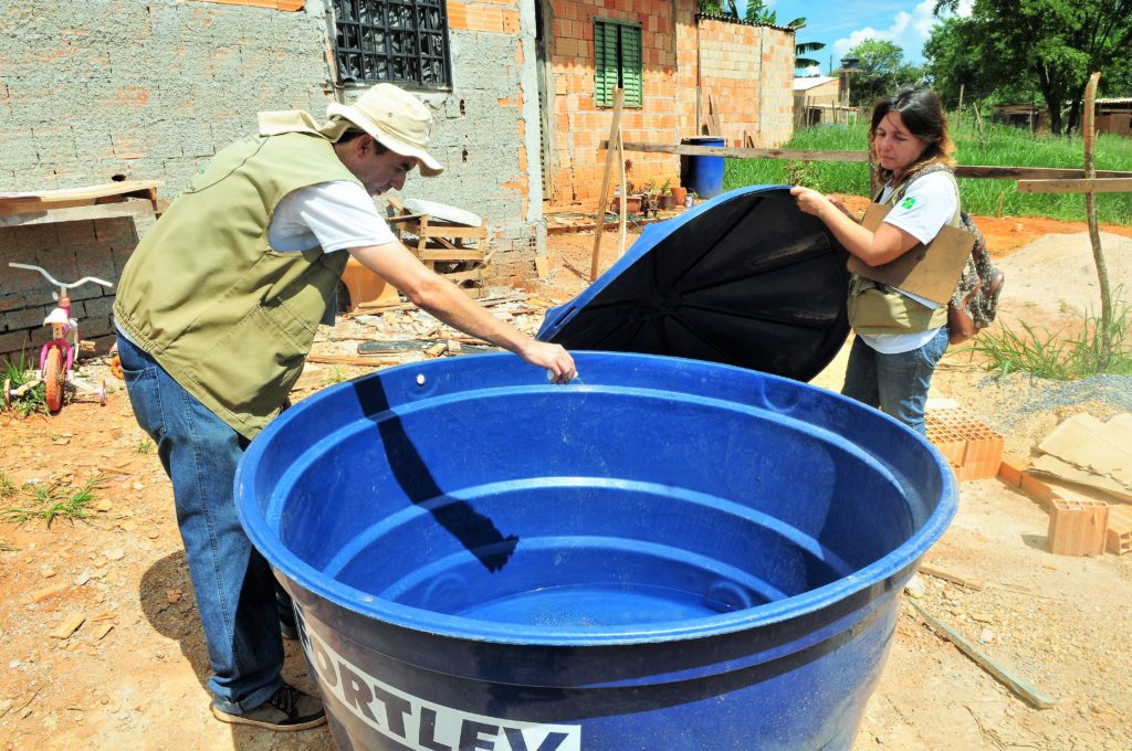 Combate aos focos da dengue