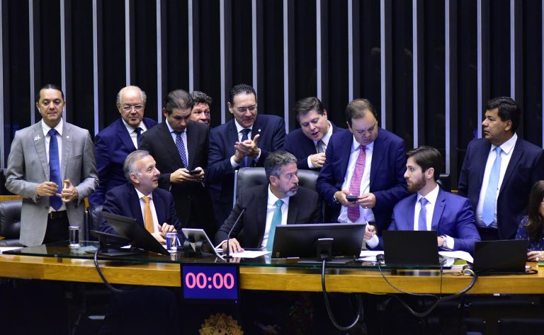 Câmara aprova reforma tributária