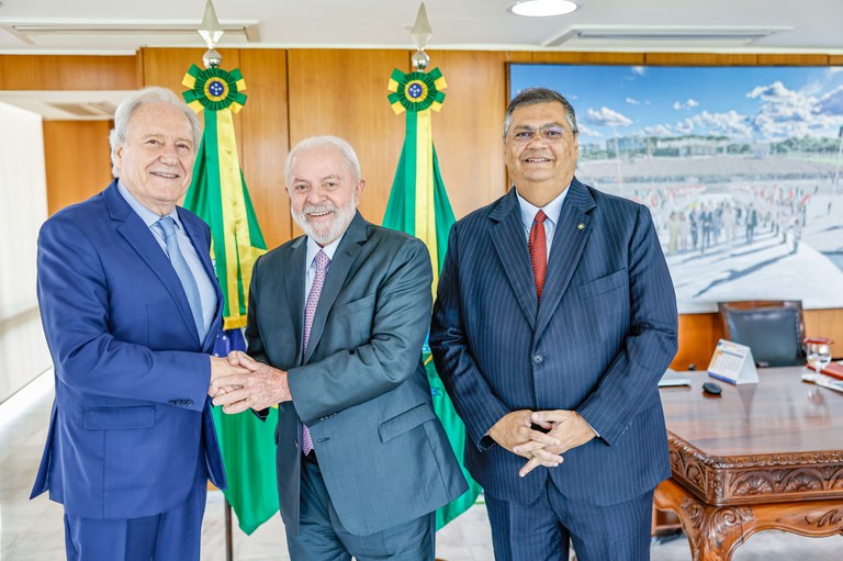 Lewandowski, Lula e Dino