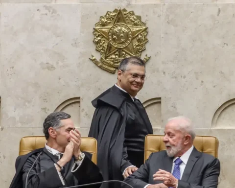 Flávio Dino toma posse no STF