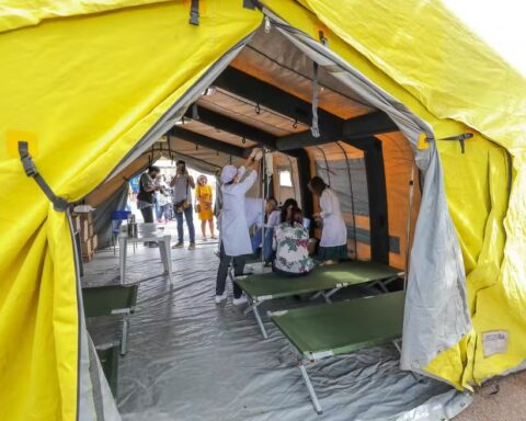 Tenda de hidratação para pacientes com dengue