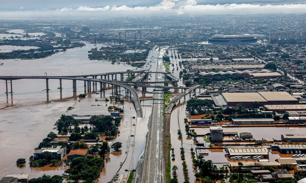 Rio Guaíba volta a subir no RS