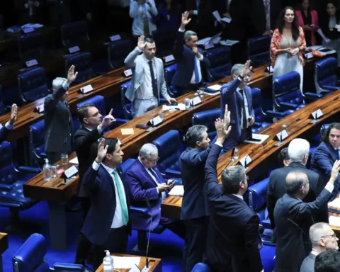 Senado aprova taxa da "blusinha"