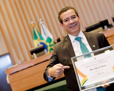 Cleber Lopes recebe título de Cidadão Honorário de Brasília