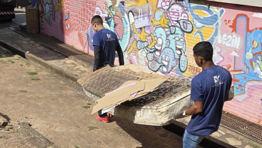 GDF atende reivindicação antiga e realiza limpeza no centro de Taguatinga