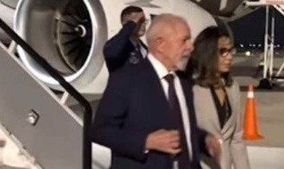 Lula retorna ao Brasil após avião passar por problema técnico no México